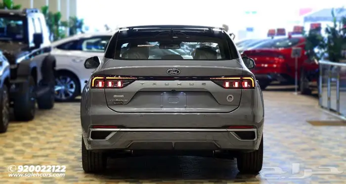 تألق على الطريق مع فورد تورس تيتانيوم 2026 11