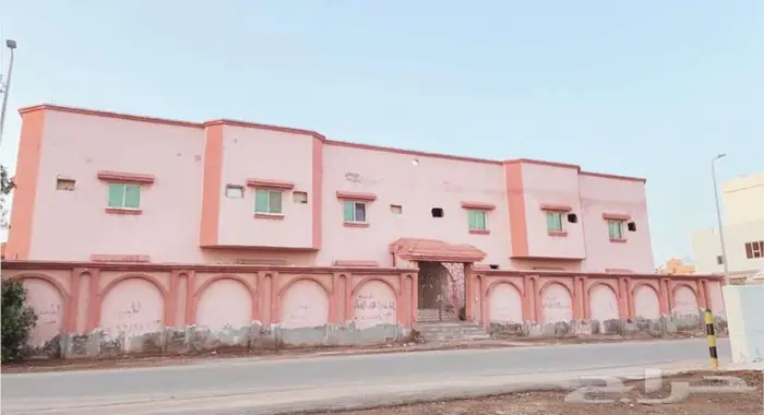 فرصة عقارية مميزة في حي طيبة مساحة 927 م على ثلاث شوارع 0