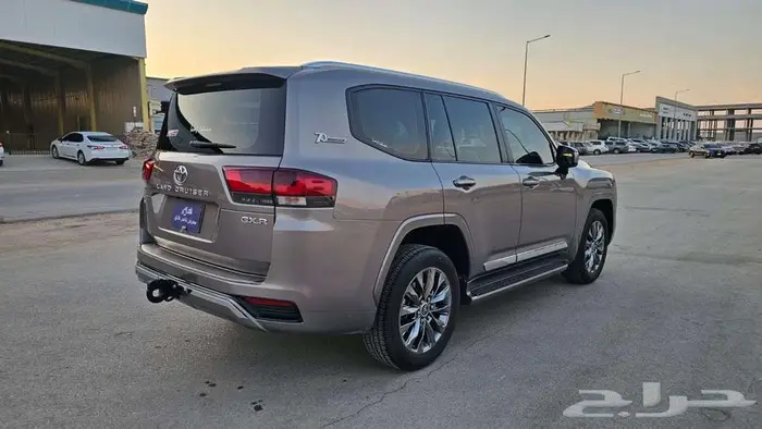 لاندكروزر GXR 2022 سعودي L3 3