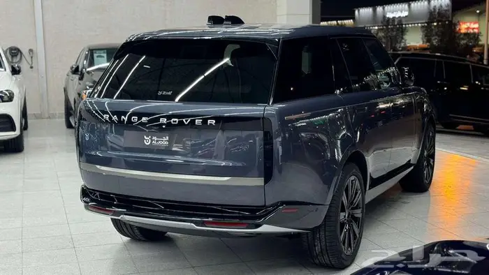 2025رنج روفر اتش اس إي RANGE ROVER HSE P400 5