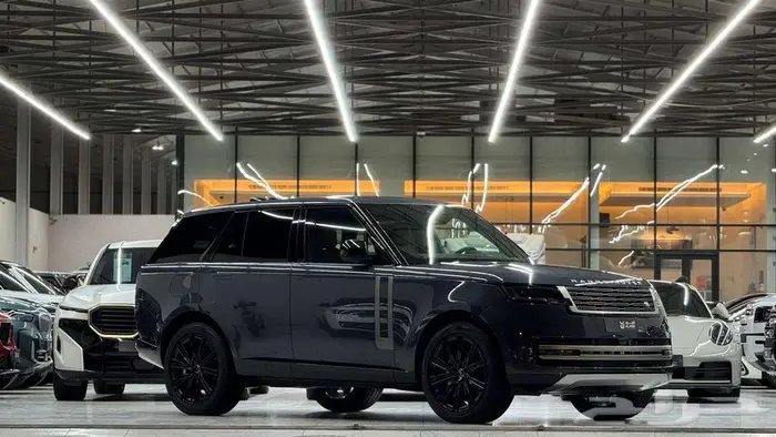 2025رنج روفر اتش اس إي RANGE ROVER HSE P400 1