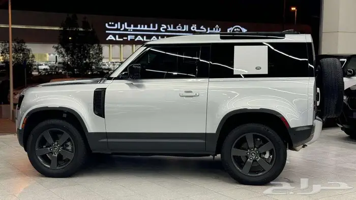 2023 لاندروفر ديفندر DEFENDER P300 5