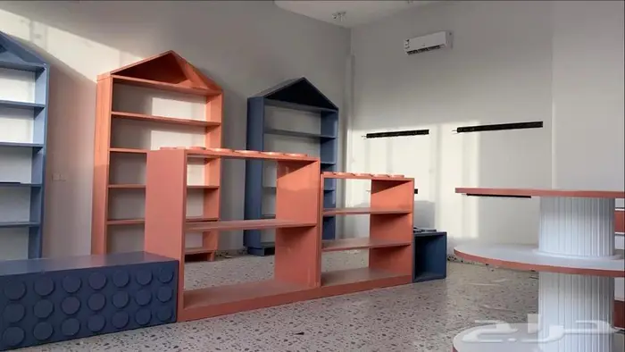 ديكور وارفف محل خشب 2