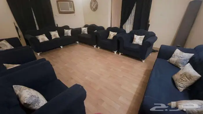 للبيع طقمين كنب كحلي مستعمل نظيف جدا و مرتب يكفي ل 15 شخص 4