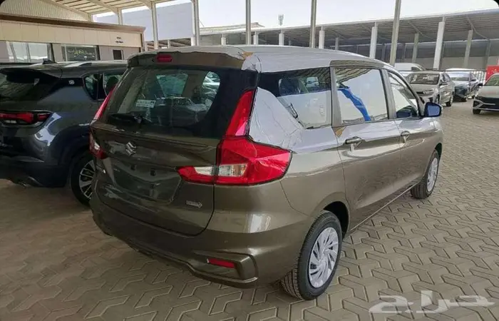 سوزوكي ارتيجا GL 2025 3