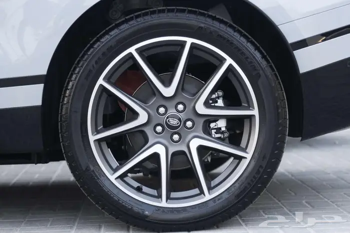 رنج روفر فيلار Autobiography P 250 موديل 2026 (جديد) 19