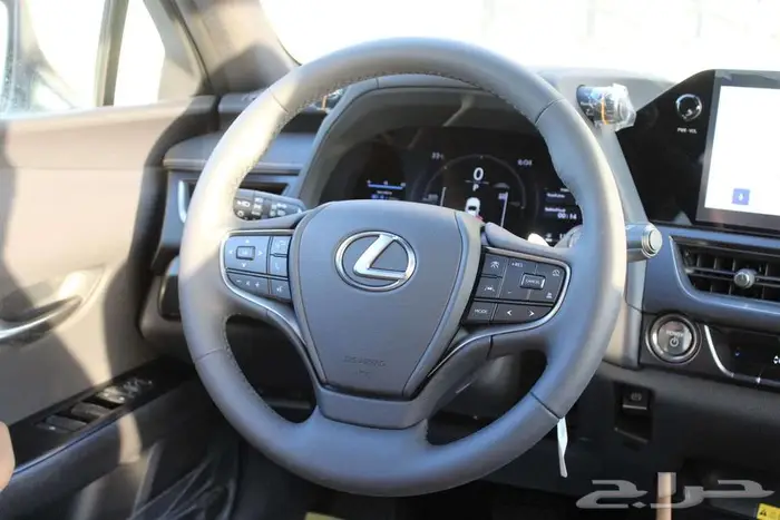 لكزس - UX 300 - CH - فل كامل - خليجي - 2025 18