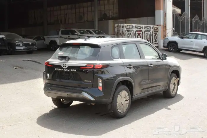 تويوتا اوربان كروزر 2026 GLX فل كامل بالنقد او التقسيط 3