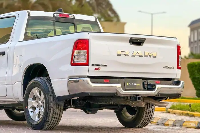 دودج رام BIGHORN 2023 ابيض سعودي زيرو 4