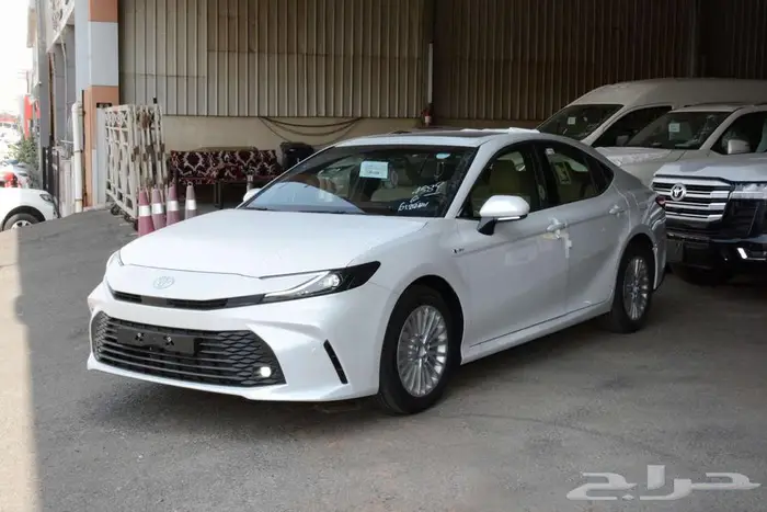 تويوتا كامرى 2025 E PLUS فتحة هايبرد بالنقد والتقسيط 1