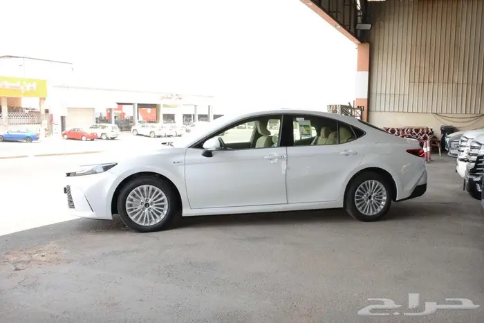 تويوتا كامرى 2025 E PLUS فتحة هايبرد بالنقد والتقسيط 2
