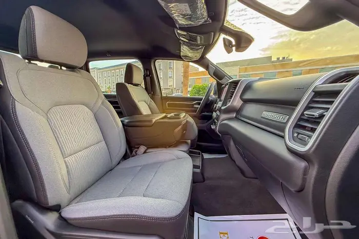 دودج رام BIGHORN 2022 فضي سعودي زيرو 5