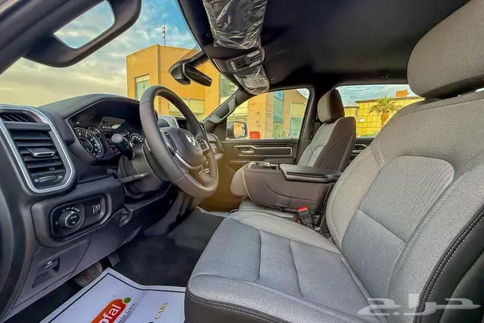 دودج رام BIGHORN 2022 فضي سعودي زيرو 8