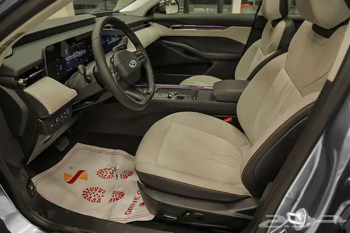 تألق على الطريق مع فورد تورس تيتانيوم 2026 23