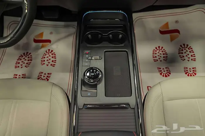 تألق على الطريق مع فورد تورس تيتانيوم 2026 20