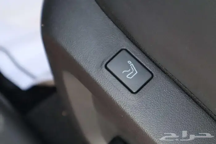 ميتسوبيشي اوتلاندر 2025 جميع الفئات والالوان 8