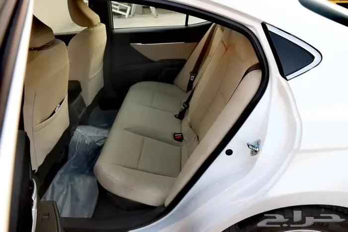 تويوتا كامري Eبلس موديل 2025 4