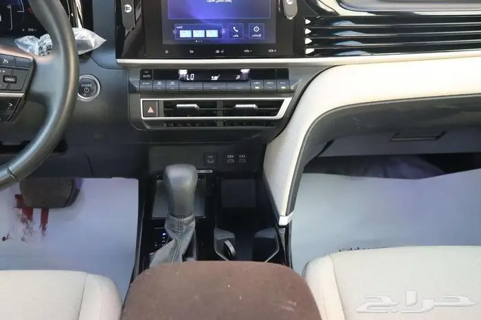 تويوتا كامري Eبلس موديل 2025 20