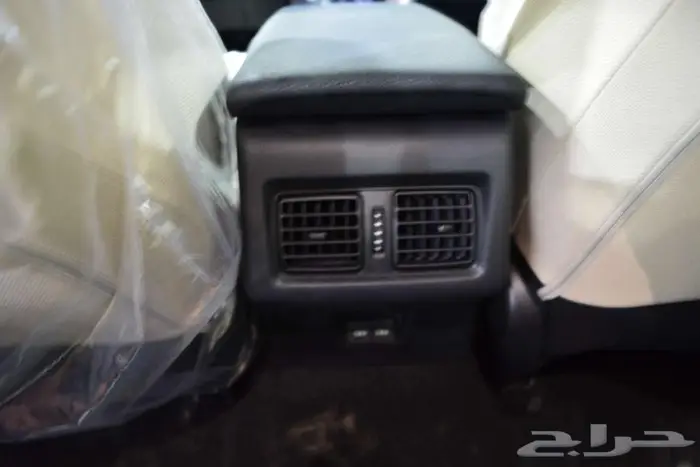 تويوتا كامرى ال اى بنزين اقل سعر للكاش ابيض وتيتانيوم 9