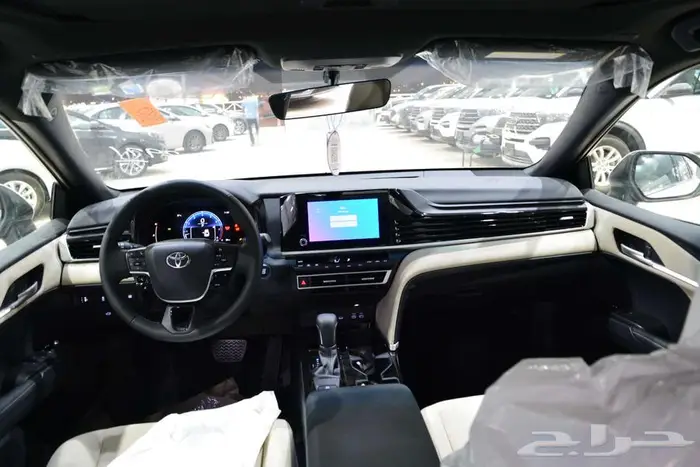 تويوتا كامرى ال اى بنزين اقل سعر للكاش ابيض وتيتانيوم 11