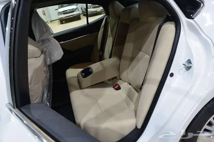 تويوتا كامرى ال اى بنزين اقل سعر للكاش ابيض وتيتانيوم 17