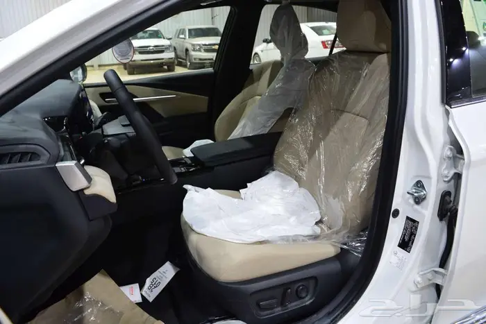 تويوتا كامرى ال اى بنزين اقل سعر للكاش ابيض وتيتانيوم 15