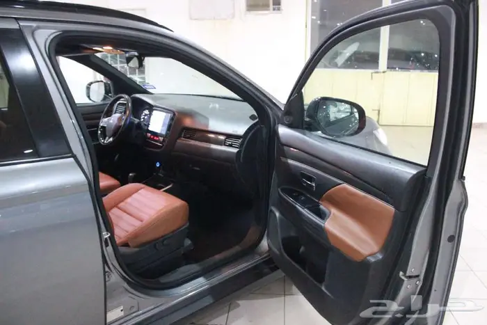 ميتسوبيشي اوتلاندر 2020 رصاصي بطاقة جمركية 47