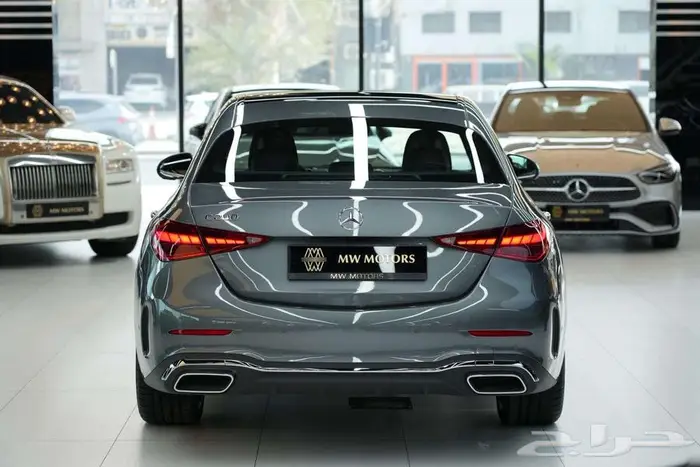 مرسيدس C 200 موديل 2026 أصفار خليجي رمادي فاتح جملي 4