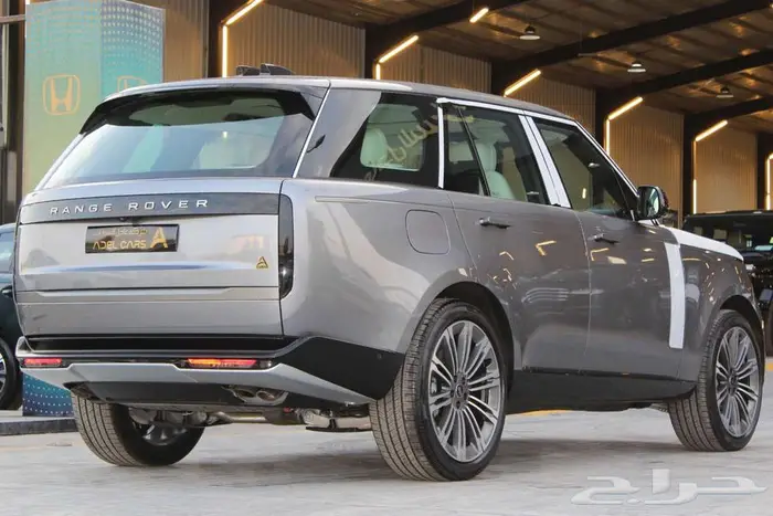 رينج روفر HSE 2025 اعلى فئة 8 سلندر صيانة مجانية 60 الف 4