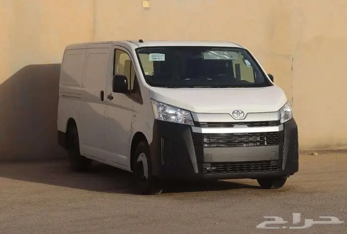 تويوتا باص بضاعه بنزين سقف منخفض موديل 2025 5
