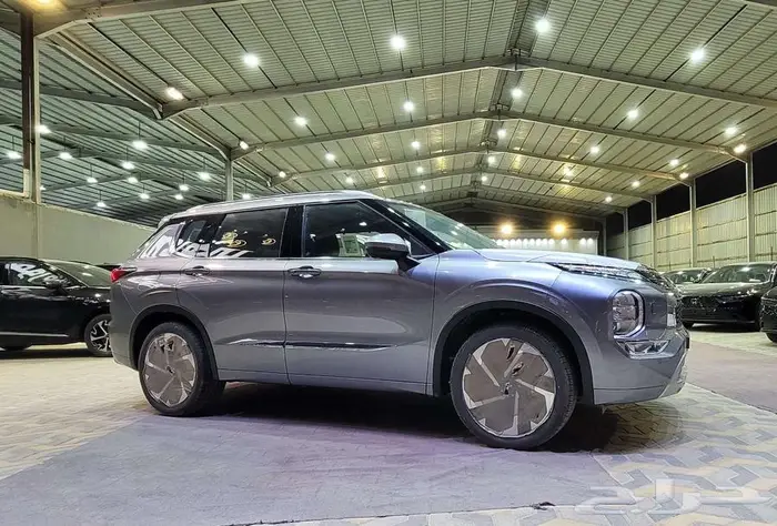 ميتسوبيشي اوتلاندر فل كامل ومتوفر ستاندر 2025 2