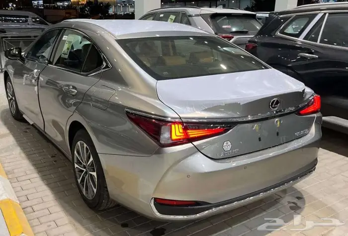 لكزس ES250 AA ستاندر موديل 2025 سعودي 4