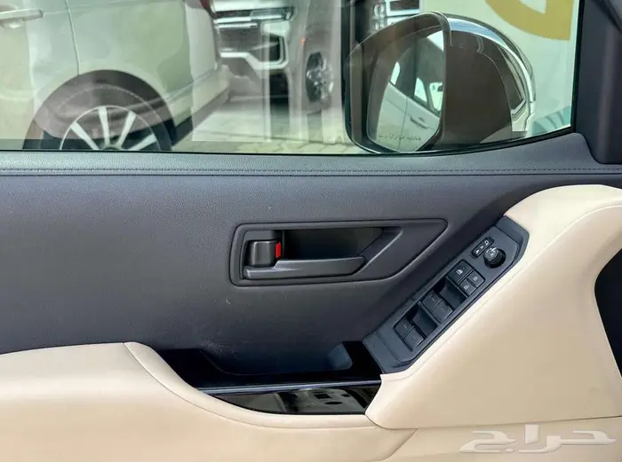 تويوتا لاندكروزر GXR 2023 6