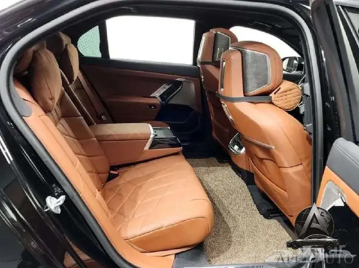 الفئة السابعة 2024 BMW 740i xDrive M Sport 17