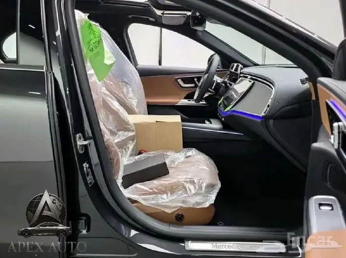 مرسيدس E200 2025 AMG Line اصفار 11