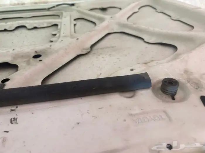 للبيع قطع هايلكس 10