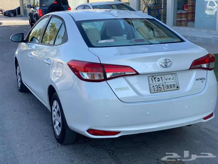 تويوتا يارس 2022 Y وارد عبداللطيف استخدام شخصي للبيع 7