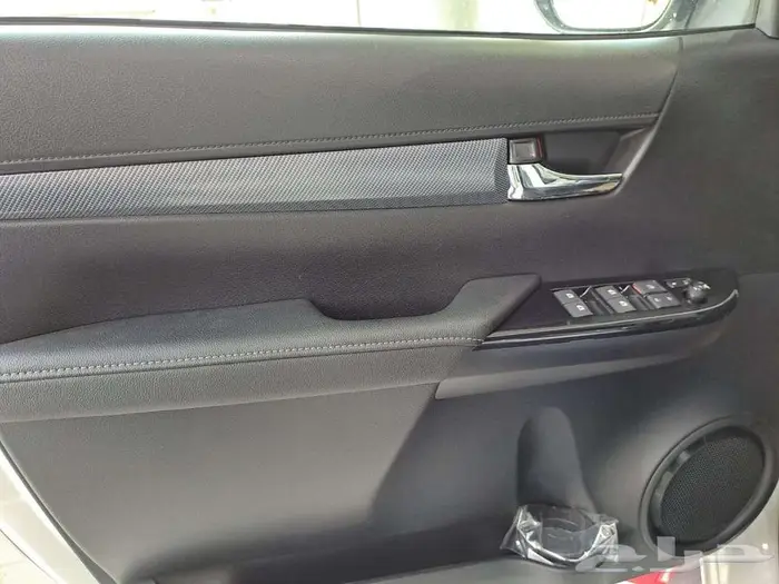 تويوتا هايلكس جي آر بنزين 2025 10