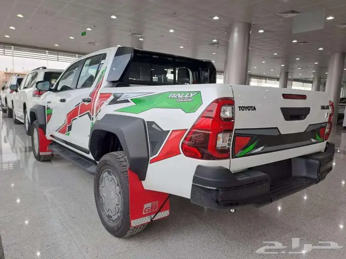 تويوتا هايلكس جي آر بنزين 2025 8