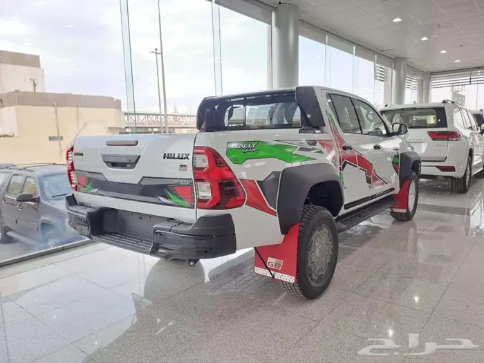 تويوتا هايلكس جي آر بنزين 2025 11