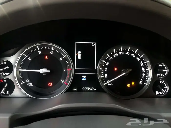 تويوتا جيب لاندكروزر VXR سعودي 2021 أسود داخل بيج 7