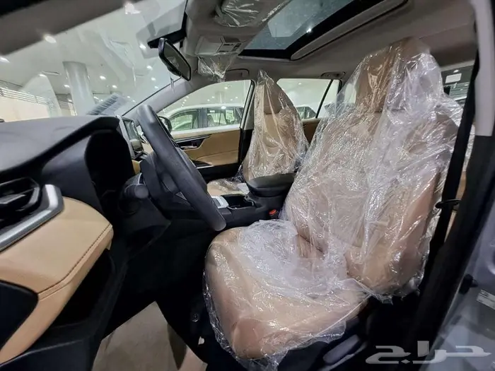 تويوتا راف فور xle فتحة هايبرد 2025 ( لون فضي ) 12