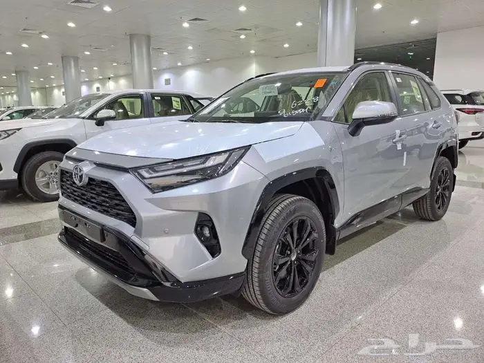 تويوتا راف فور xle فتحة هايبرد 2025 ( لون فضي ) 0