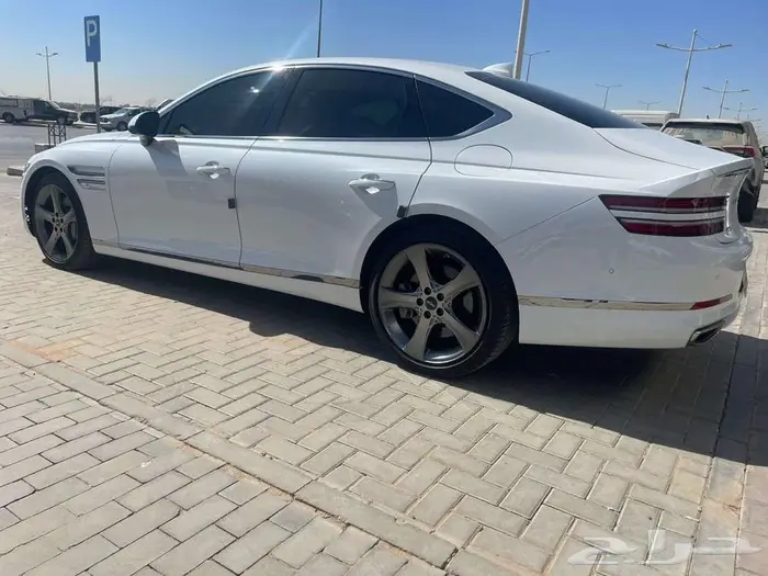 جنسس G80 2023 11