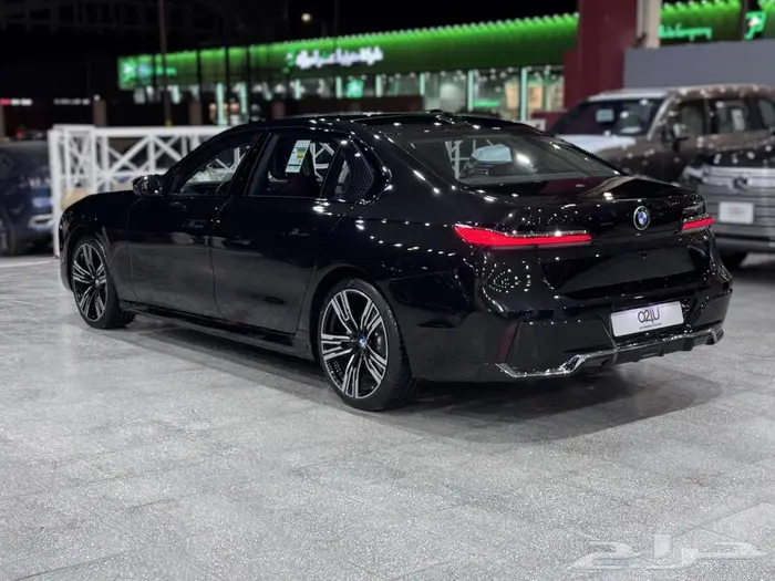 بي ام دبليو 735i موديل 2024 3