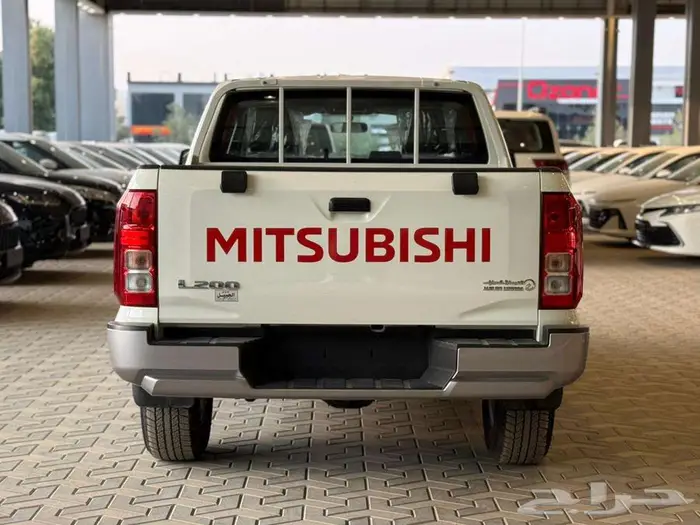 ميستوبيشي غمارتين L200 دبل ديزل قير عادي 2024 3