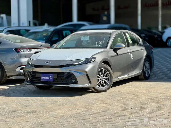 تويوتا كامرى E بنزين 2025 مبيعات التقسيط 5