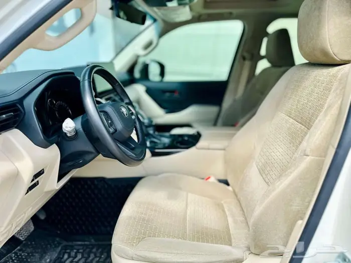 تويوتا لاندكروزر GXR 2023 9