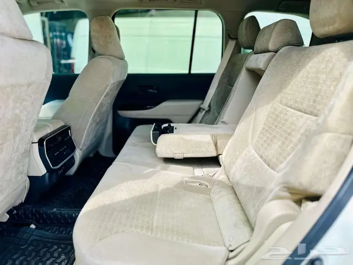 تويوتا لاندكروزر GXR 2023 15