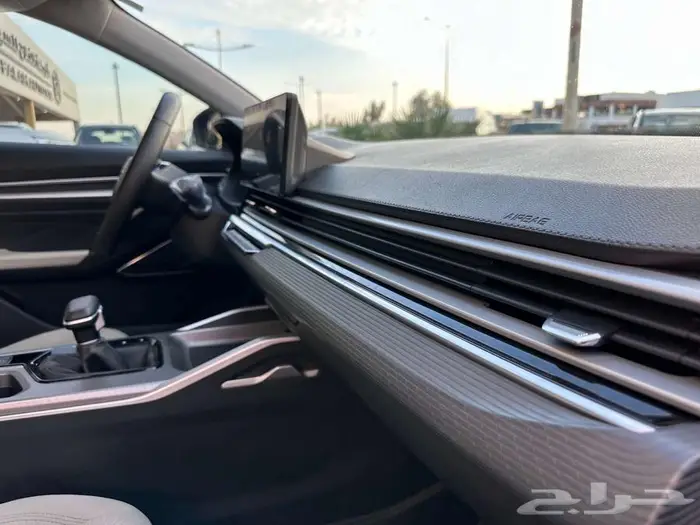 جيلي ام جراند 2025 14